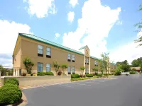 Best Western Plus Edison Inn فنادق في St. Marys