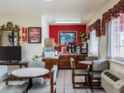 Econo Lodge & Suites Brinkley Hotels in Brinkley