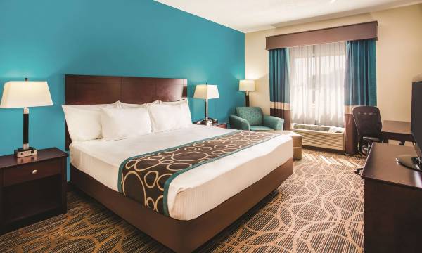 La Quinta Inn & Suites by Wyndham Evansville