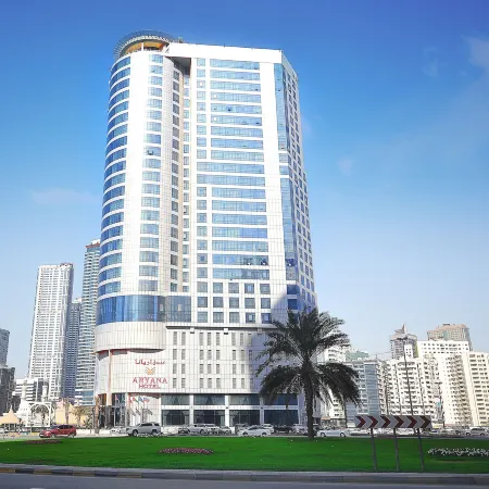 Aryana Hotel Отели рядом с достопримечательностью «Торгово-развлекательный центр Al Qasba»