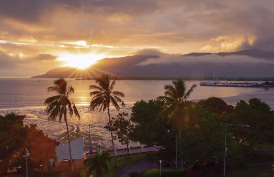 더블트리 바이 힐튼 케언즈