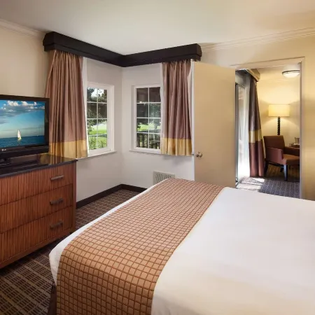 Half Moon Bay Lodge