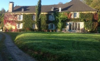 Maison d'Hôtes La Bastide Estratte - Housity