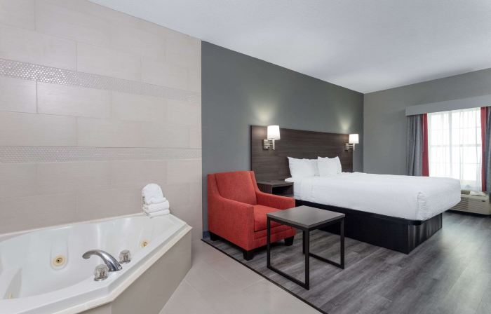 Ramada by Wyndham Sellersburg/Louisville North