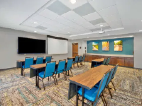 ハンプトン イン バイ ヒルトン アビンドン アビンドンのホテル