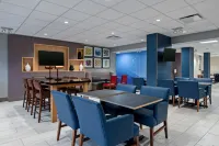 Holiday Inn Express & Suites WOODBRIDGE by IHG - petit déjeuner