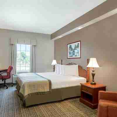 Baymont by Wyndham Lafayette Airport Rooms