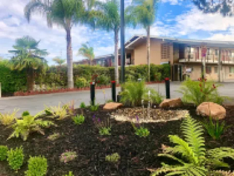 Bay Breeze Inn Hotels in Oakland