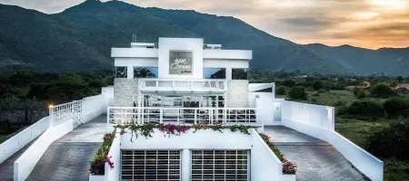 Agua Dorada Beach Hotel by Lidotel