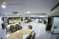 Hotel Crown Inn Hôtels à : Liaquatabad Town