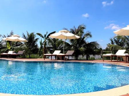 Mango Home Riverside Отели в г. Giong Trom District