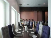 Wyne Hotel Hotels in Mayangon