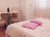 Apartments Jela Hotels in Tucepi