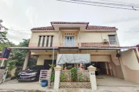 Ayuning Guest House Syariah Semarang Mitra RedDoorz Hotel di Gajahmungkur