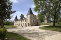 Maison d'hôtes et Chambre d'hôtes de Charme Les Bruhasses Hôtels à : Maignaut-Tauzia