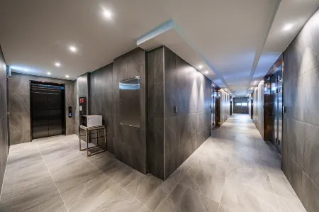 Brown Dot Asan Отели рядом с достопримечательностью «Университет Сонмун»