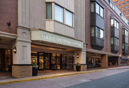 더 배링턴 호텔의 수영장 또는 레스토랑