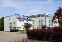 Hotel le Bugatti Отели в г. Мюциг