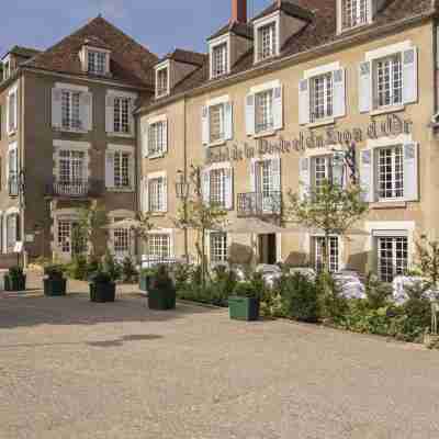 Hôtel de la Poste et du Lion d'Or - Restaurant L'Éternel Hotel Exterior