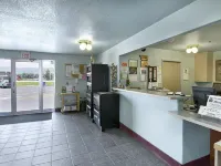 Super 8 by Wyndham Hamilton
