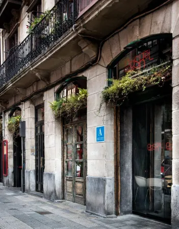 Poshtel Bilbao - Premium Hostel