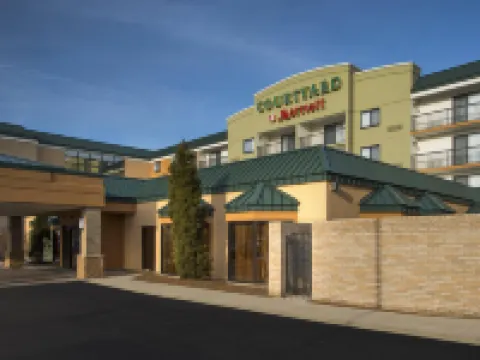 Courtyard Cleveland Beachwood Hotels in Orange