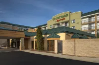 Courtyard Cleveland Beachwood - parking