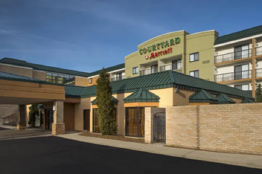 Courtyard Cleveland Beachwood