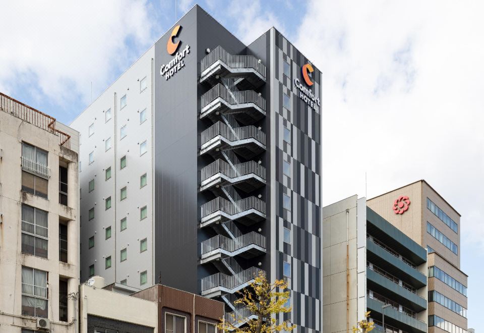 5. 컴포트 호텔 마..