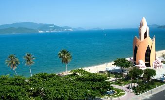 Iseaview Nha Trang Beach Apartment - Super Service Host by Ven