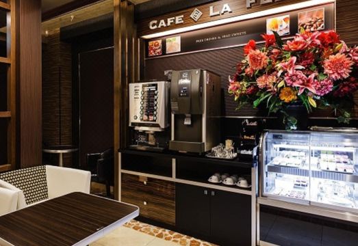 Hotels & Resort Feel