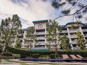 Pine Suites Tagaytay 2 Br w/ Netflix and Parking, Wifi, Balcony, and Great View