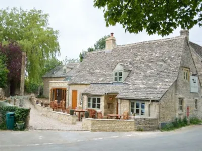 The Plough B&B Hotels in Shipton