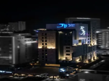 JB Design Hotel Отели рядом с достопримечательностью «BUSAN X the SKY»