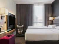 Moxy Copenhagen Hotels near Sydhavnen