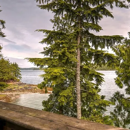 Waters Edge Shoreside Suites