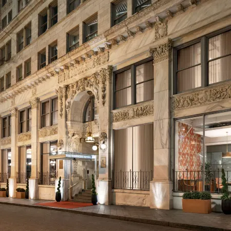 The Candler Hotel Atlanta, Curio Collection by Hilton