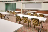 Days Inn & Suites by Wyndham Opelousas Hotels in Opelousas