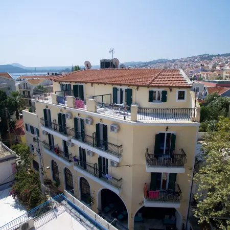 Mirabel City Center Hotel