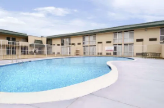 โร้ดเวย์ อินน์ อีนิด เซาท์