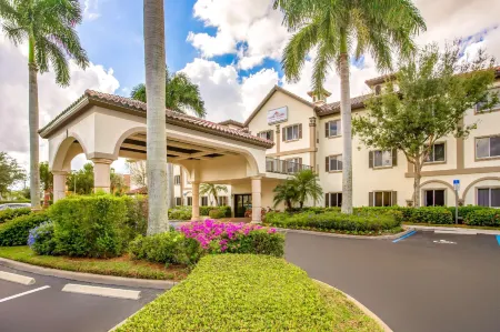 Hawthorn Extended Stay by Wyndham Naples