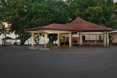 Patra Anyer Beach Resort - 2-Star