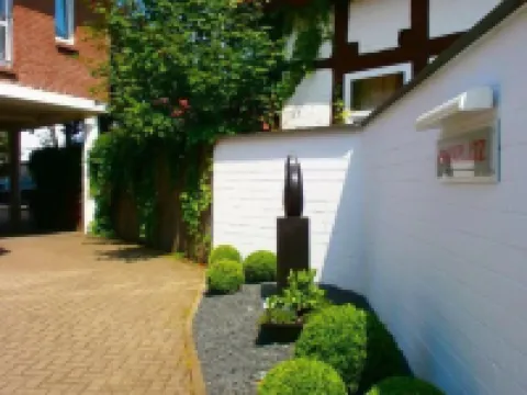 โรงแรมอัม เบราเนิน เฮิร์ช โรงแรมในเซลเลอ