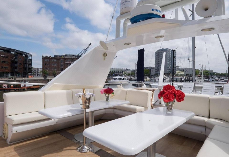 Heidi Klum weds on Jackie Kennedy' and Aristotle Onassis' superyacht  Christina O - Yacht Harbour
