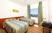 Apartaments Els Llorers Hotels in Province of Girona