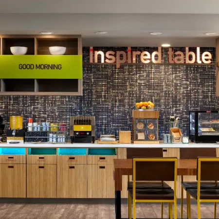 Home2 Suites by Hilton Indianapolis Keystone Crossing Отели рядом с достопримечательностью «Торговый центр Keystone»