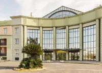 Ilunion Alcora Sevilla Hotels in Mairena del Aljarafe