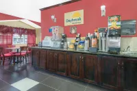 Days Inn & Suites by Wyndham Hutchinson