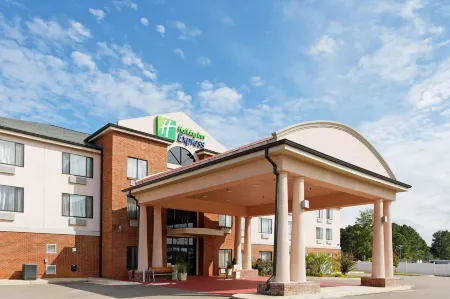 Holiday Inn Express & Suites Sylacauga by IHG Отели в г. Силакога