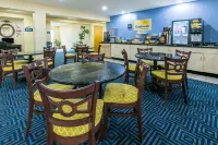 Days Inn & Suites by Wyndham Pryor Hotels in Mayes County